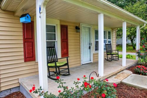 . Parkside Retreat 3 Beds and Porch