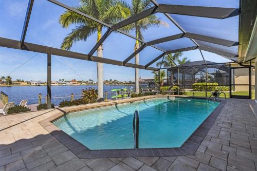 Modern, Luxurious, Waterfront home with Heated Pool - Villa Dock Holiday - Roelens Vacations, Cape Coral (fotografie 6)