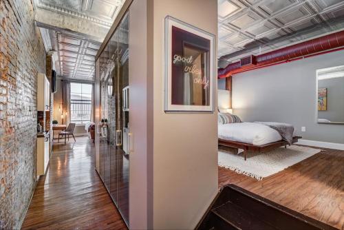 Good Vibes Loft - DT CLE Walk To All The Stadiums, Cleveland (photo 10)