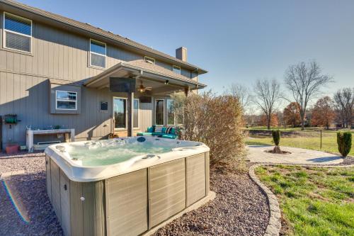Luxe Missouri Getaway with Hot Tub and Fire Pit! in Oak Grove, USA
