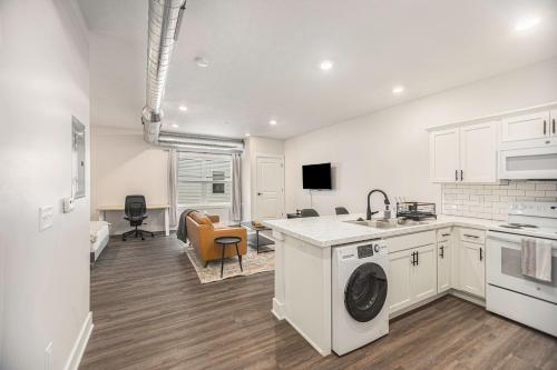 The Urban Oasis -brand New Corporate Apt Downtown in Grand Rapids, USA