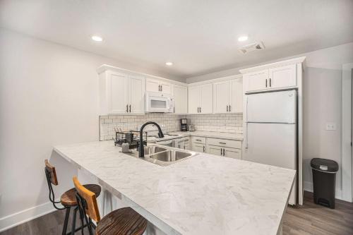 Modern Manor - Brand New Corporate Apt Downtown in Grand Rapids, USA