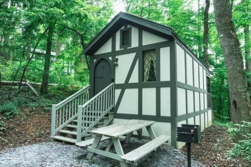 Tiny Home Cottage Near the Smokies #5 Fleur in Caton (TN)
