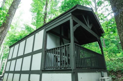 Tiny Home Cottage Near the Smokies #5 Fleur in Caton (TN)