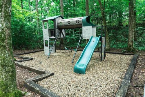 Tiny Home Cottage Near the Smokies #5 Fleur in Caton (TN)