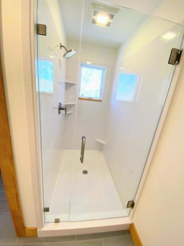 Old Jackson HWY Modern Farmhouse in Victor, USA