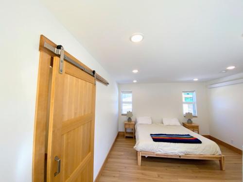 Old Jackson HWY Modern Farmhouse in Victor, USA