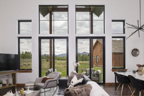 Modern Escape on Ski Hill Rd Modern Escape on Ski Hill Rd