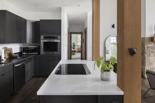 Modern Escape on Ski Hill Rd Modern Escape on Ski Hill Rd