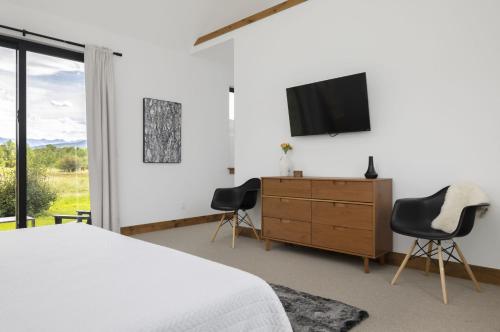 Modern Escape on Ski Hill Rd Modern Escape on Ski Hill Rd