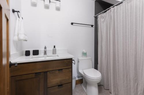 Modern Escape on Ski Hill Rd Modern Escape on Ski Hill Rd