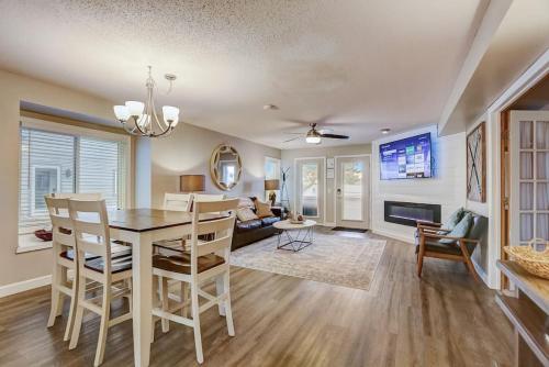 Home Sweet Getaway for Families and Adults in Wisconsin Dells, USA