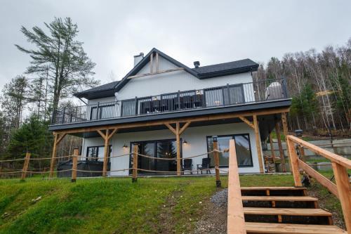 B&B Sainte-Côme - Le Chalet Saint-Cerf - Ski, Waterfront and Spa - Bed and Breakfast Sainte-Côme