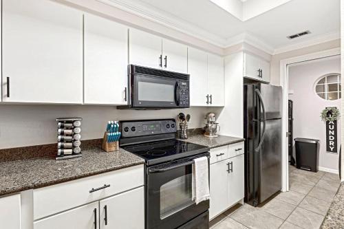 ILT 2106 Lakeside Haven in Lago Vista, USA