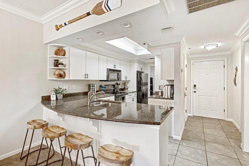 ILT 2106 Lakeside Haven in Lago Vista, USA