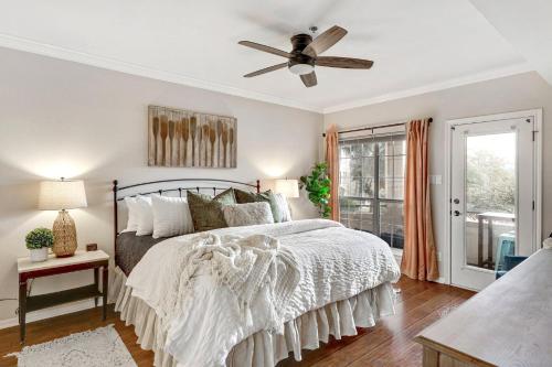 ILT 2106 Lakeside Haven in Lago Vista, USA