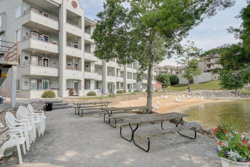 Brown Family Condo for Families Golf Trips and Girls Getaways in Wisconsin Dells, USA