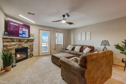 Lakefront Haven for Families Golfers and Girls Trips in Wisconsin Dells, USA
