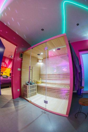 Capsule Boogie-Woogie - JACUZZI - SAUNA - BILLARD - JEUX - ECRAN GÉANT - FILET SUSPENDU - NETFLIX