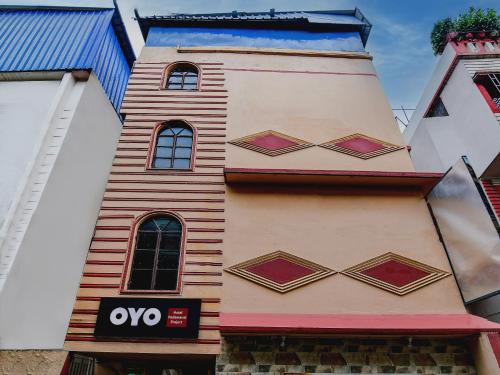 Super OYO Padmavati Projects Pvt Ltd Near Netaji Subhash Chandra Bose International Airport