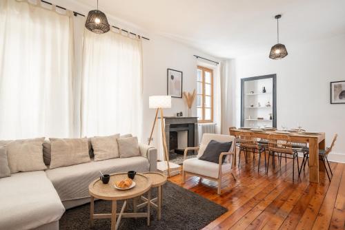 Appartement spacieux et chaleureux coeur de ville - Location saisonnière - Chambéry