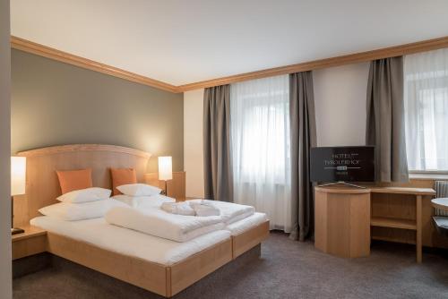 1 queen bed