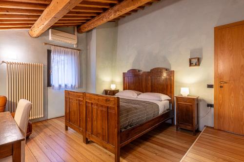 Large Double or Twin Room with Private External Bathroom