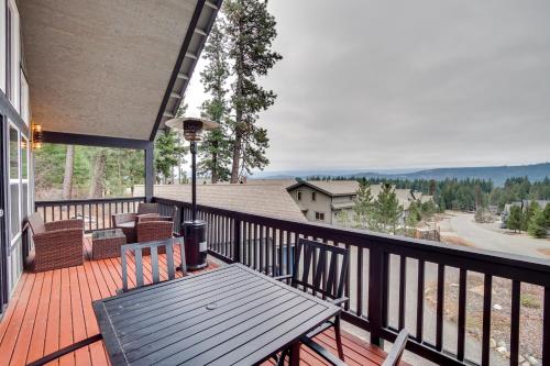 Cabin with Hot Tub and Fire Pit 2 Mi to Cle Elum Lake