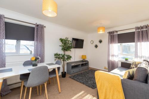 19A The Broadwalk Apartment- 1BR - Crawley