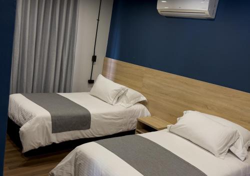 2 bedrooms, 4 beds