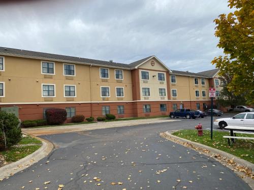 Extended Stay America Suites - Detroit - Auburn Hills - I -75 - image 11
