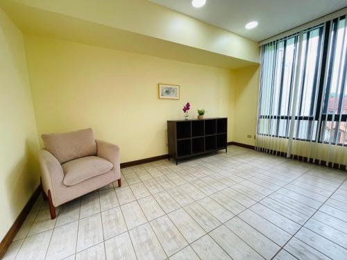 King Room with Spa Bath image 2