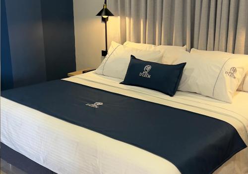 2 bedrooms, 5 beds