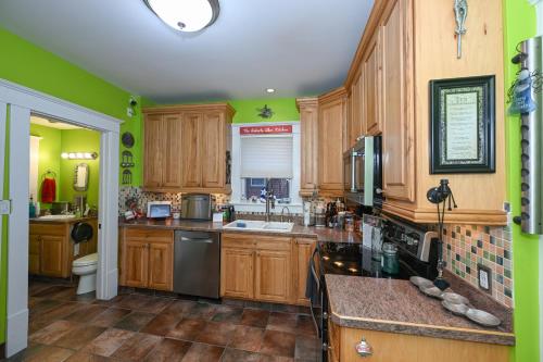 Berrodin Bed & Breakfast in Akron, USA