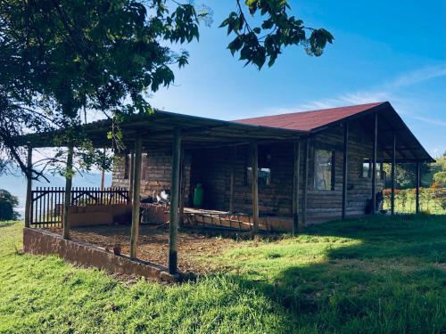 Refugio Aventura, hermosa cabaña y acogedores glampings en Tabio, cerca a Bogotá