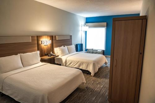 Holiday Inn Express Hotel & Suites West Chester, an IHG Hotel