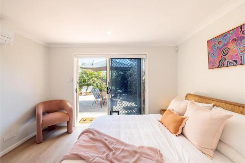 Bel Air, 8A Ocean Ave - pet friendly, water views and air con