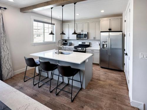 Ski Haven Hideaway near PC Ski Haven Hideaway near PC