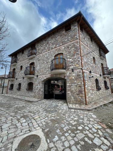 511643352 Hotel Ambassador Voskopojë
