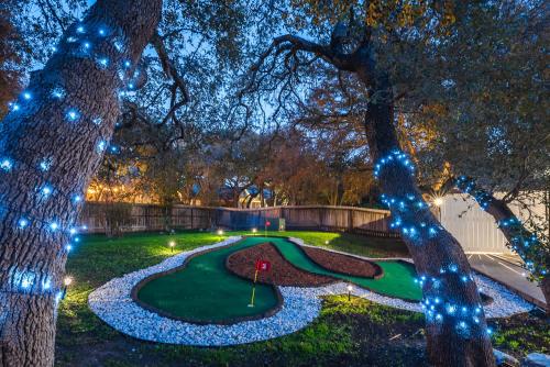 Beautiful Texas Ranch House, Game Room & Minigolf in San Antonio, USA