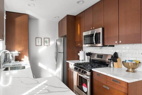 FallsChurch, Tysons Corner, Dulles airport, DC FallsChurch, Tysons Corner, Dulles airport, DC