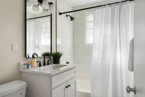 FallsChurch, Tysons Corner, Dulles airport, DC FallsChurch, Tysons Corner, Dulles airport, DC