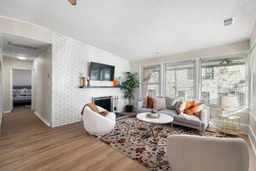 FallsChurch, Tysons Corner, Dulles airport, DC FallsChurch, Tysons Corner, Dulles airport, DC