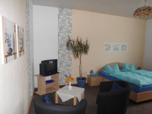Double Room image 4