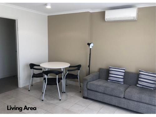 BASE Holidays - Ettalong Beach Premium Apartments