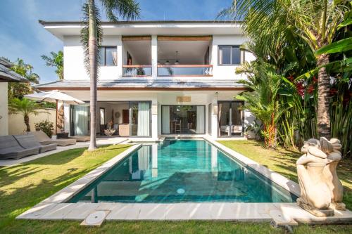 Three-Bedroom Villa image 5