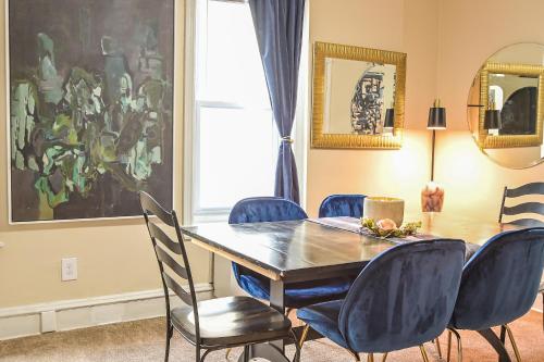 Chic 4BR Dwelling with Backyard in Philadelphia, Filadelfie (fotografie 10)