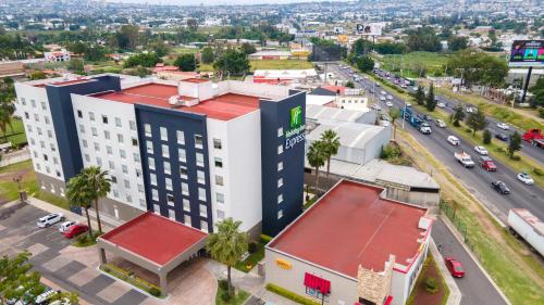 Holiday Inn Express & Suites Guadalajara Aeropuerto By IHG - 숙소 외관