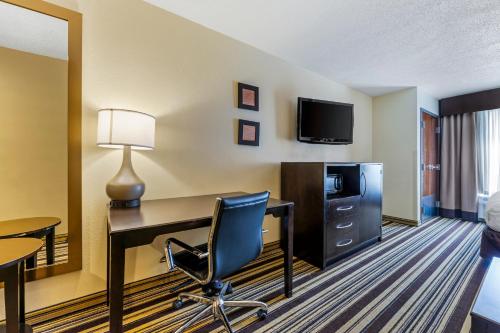 Comfort Inn & Suites