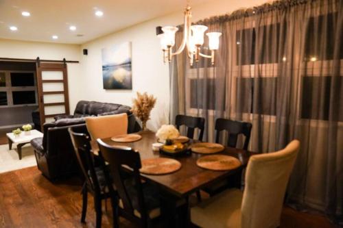 B&B Chicago - Nice and cozy. Sleeps 5. - Bed and Breakfast Chicago